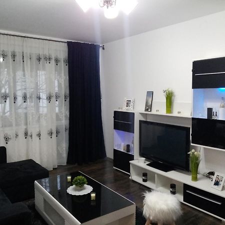 Apartament R&A Apartment โอร์โชวา ภายนอก รูปภาพ