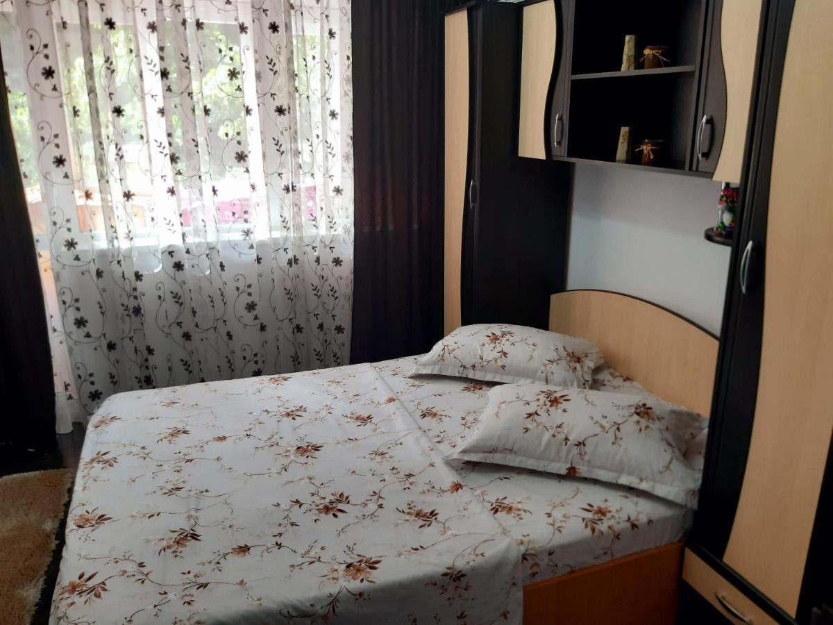 Apartament R&A Apartment โอร์โชวา ภายนอก รูปภาพ