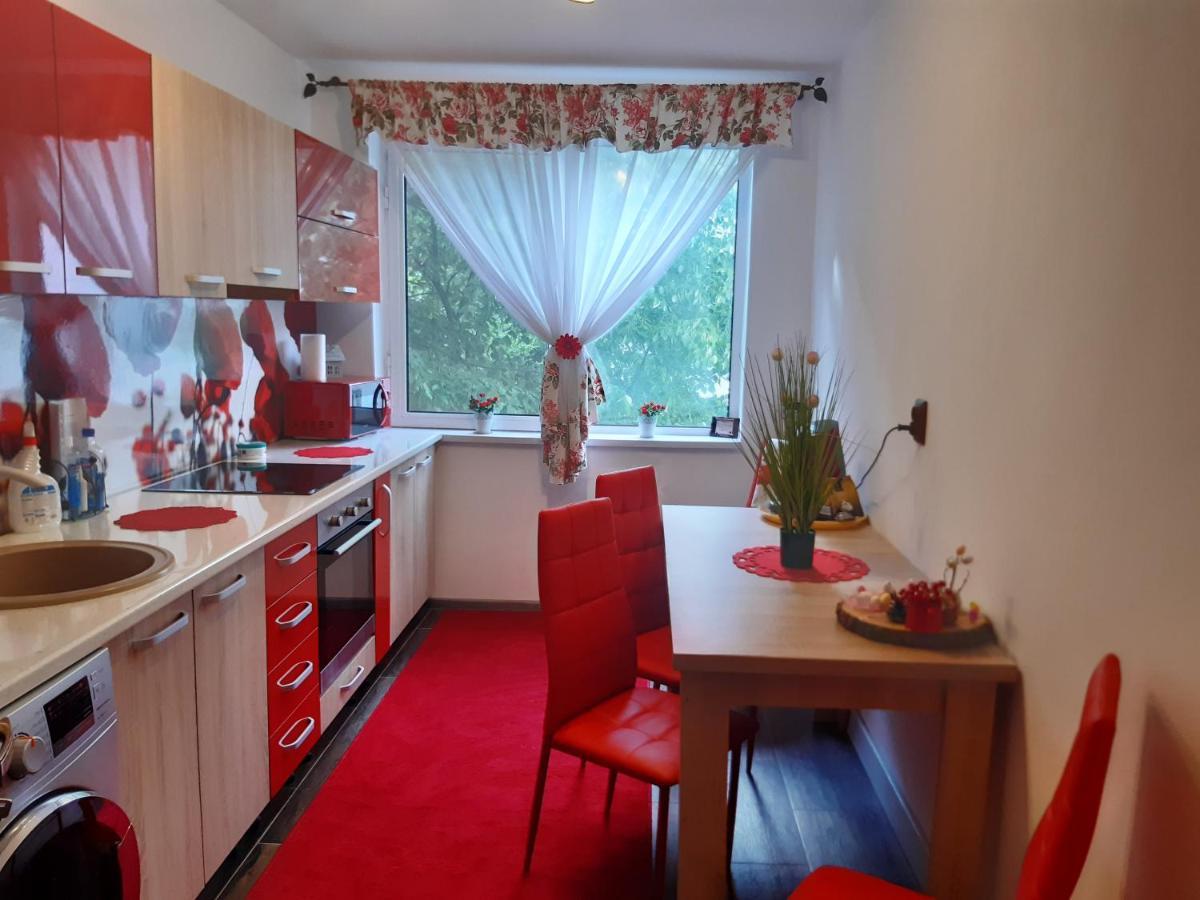 Apartament R&A Apartment โอร์โชวา ภายนอก รูปภาพ